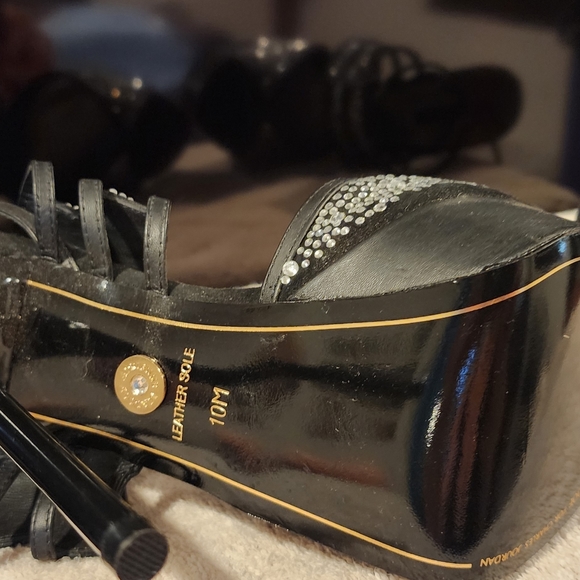 Heels - Picture 4 of 5